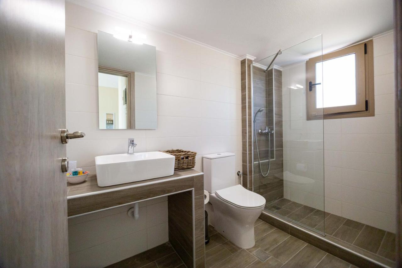 Varkes Suites 1 Неа-Потидеа Экстерьер фото