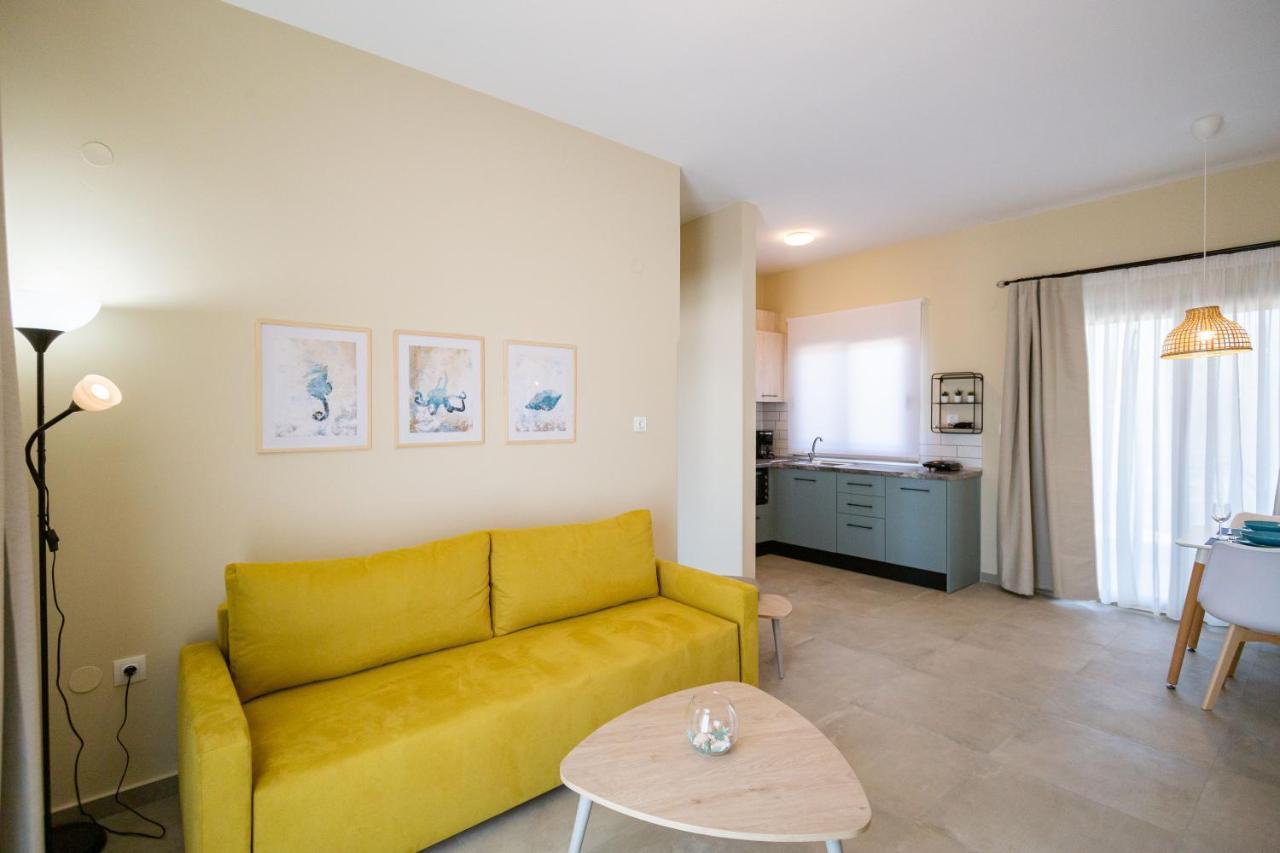 Varkes Suites 1 Неа-Потидеа Экстерьер фото